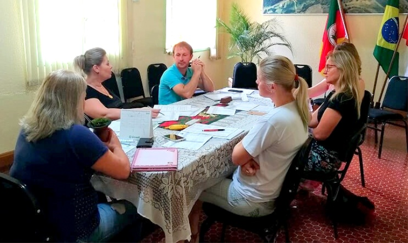 MUNICÍPIO FIXA NORMAS PARA O CALENDÁRIO ESCOLAR DA REDE PÚBLICA MUNICIPAL